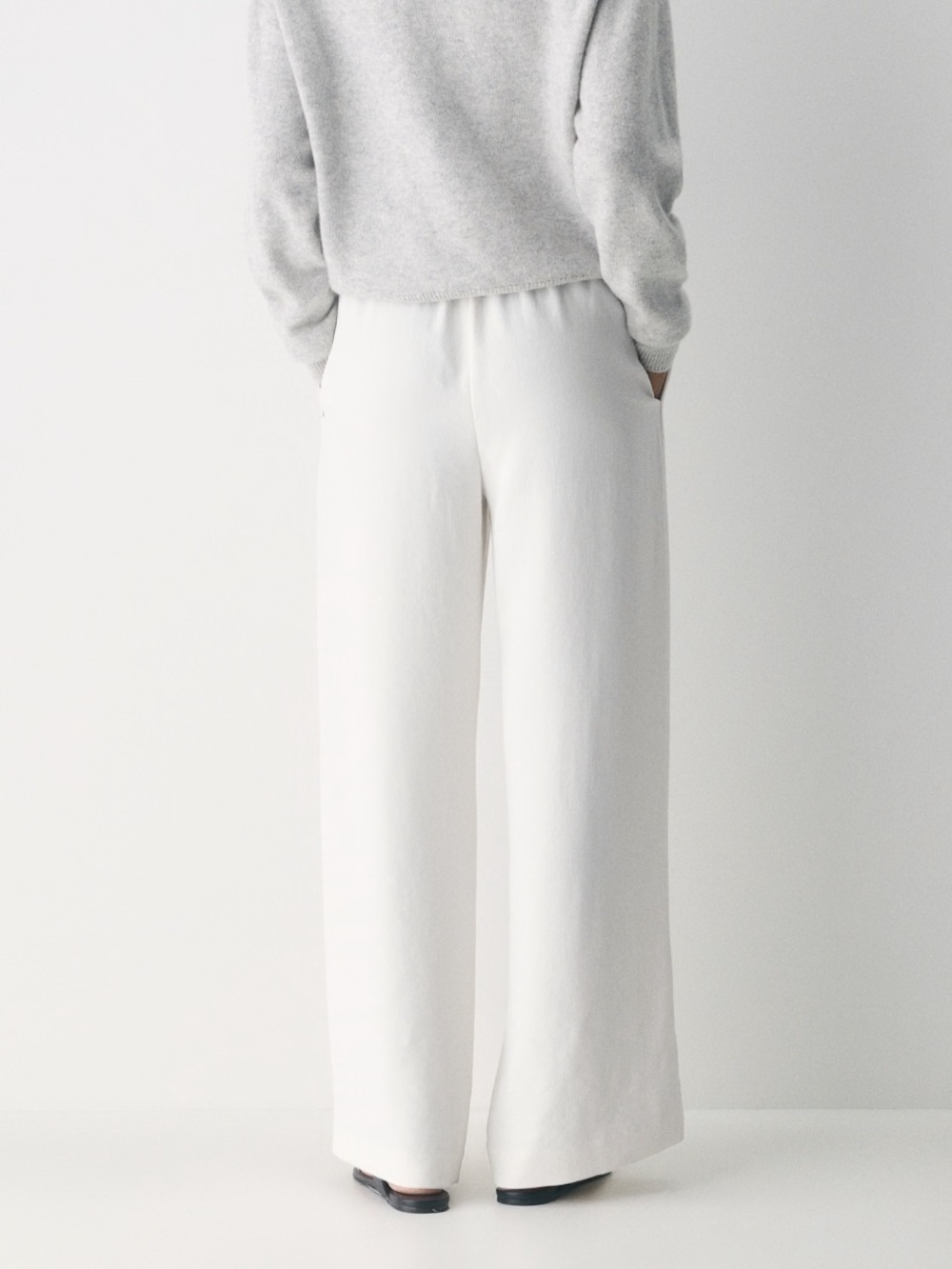 Aritzia The Lodge Pant Crepette Elastic Waist High Rise Drape Light Birch White - Picture 2 of 7